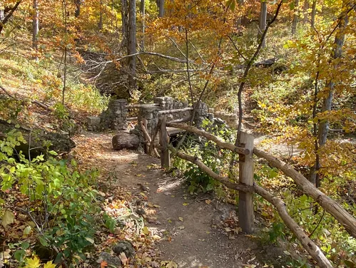 Palisades Cedar Cliff Trail in the Fall